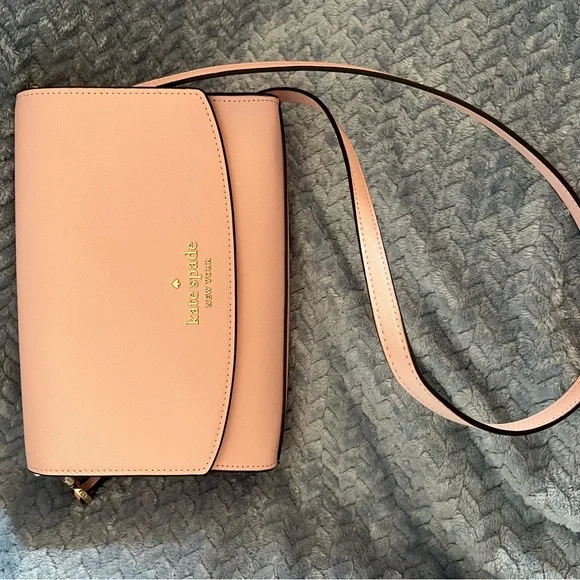 Kate Spade Pink Crossbody Bag with Gold Chain - Picture 9 of 9